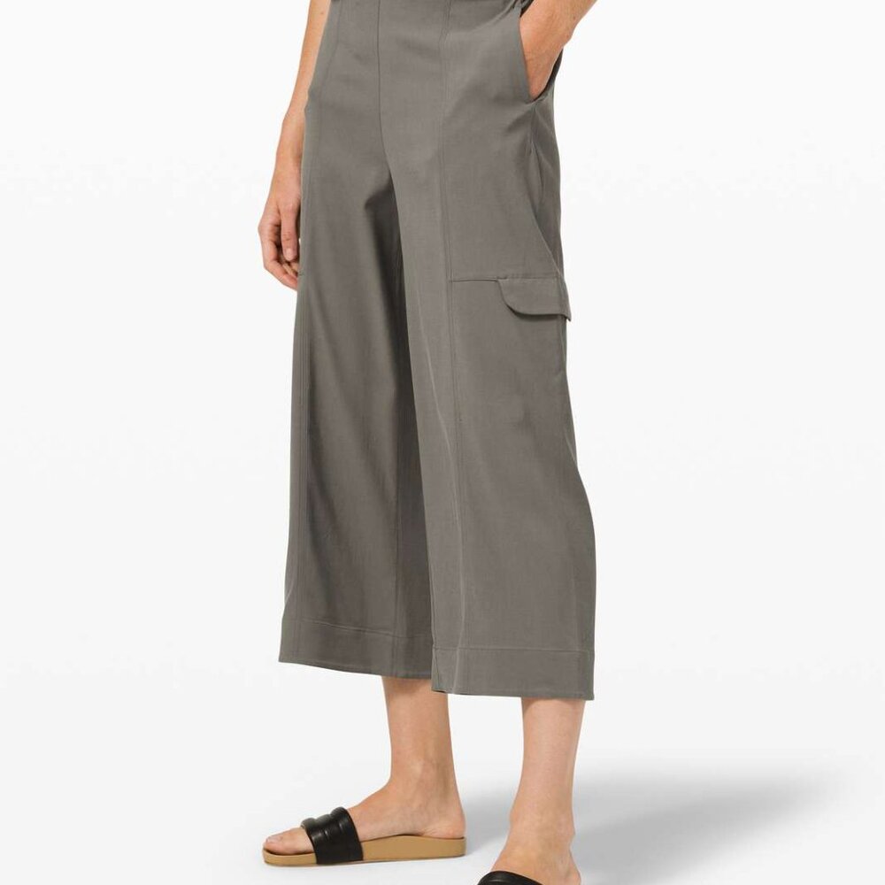 Lululemon Metropolis Maven High Rise Wide Leg Crop Grey Sage Size 6